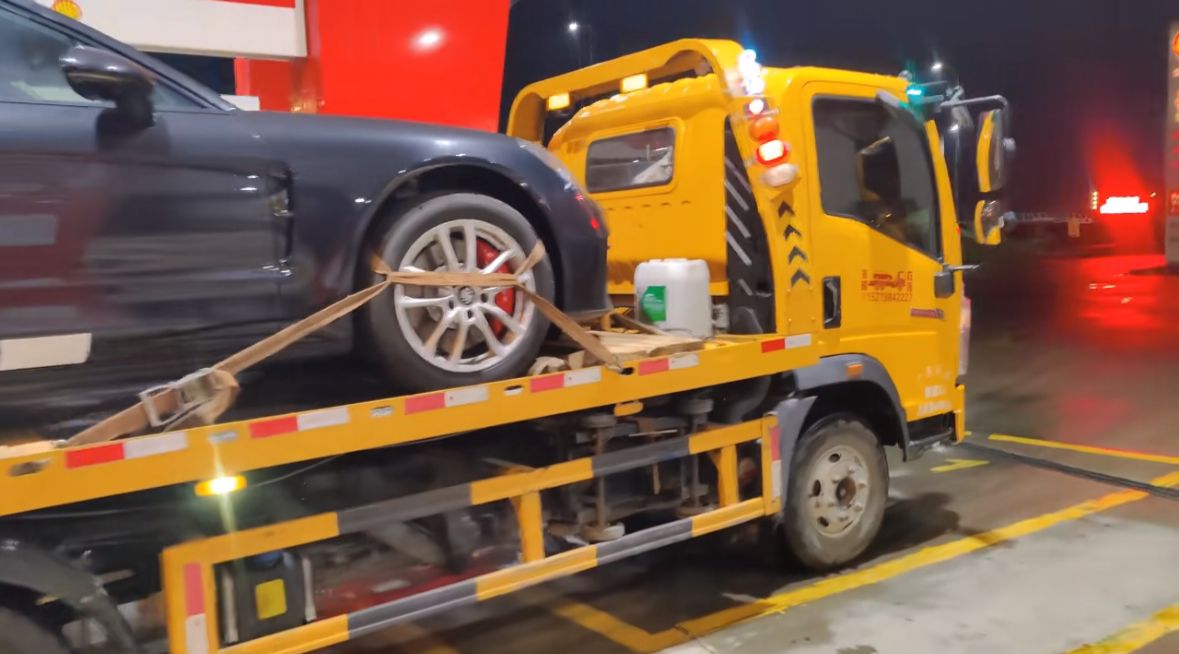 闸北行车途中遇到突发状况该如何呼叫道路救援？